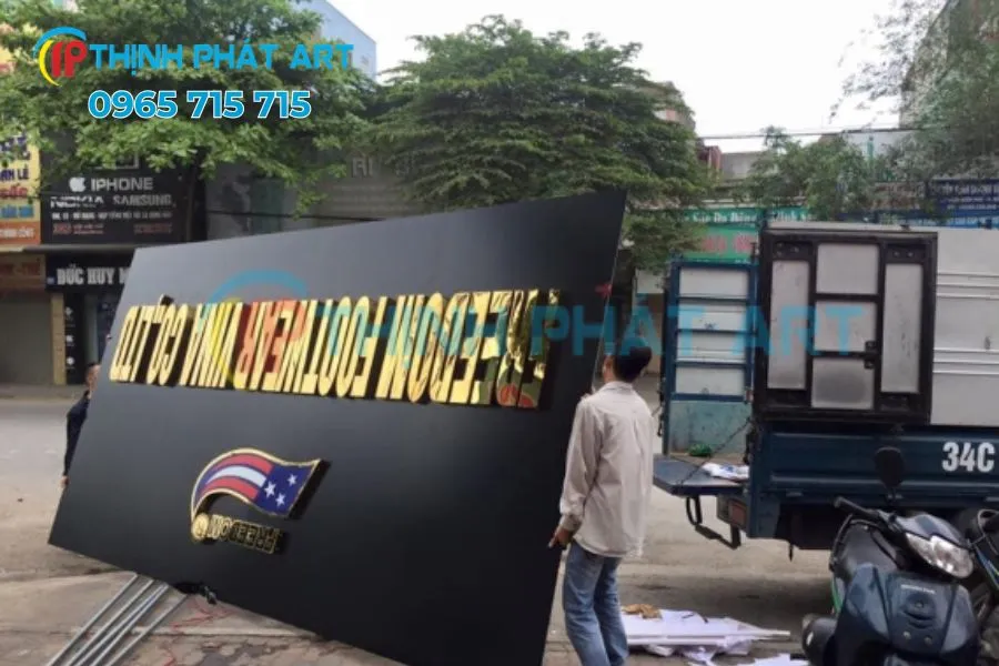 Thi công biển quảng cáo chữ nổi inox sang trọng