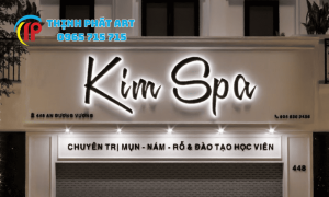 Bảng hiệu cửa hàng Quảng Trị