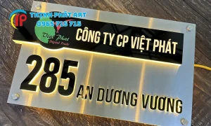 Biển số nhà inox kết hợp mica phát sáng ban đêm.